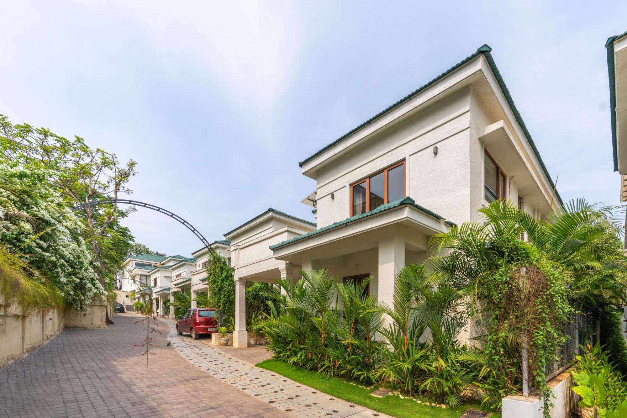 Elivaas 3 Bhk Pvt Pool & Bar - Villa Valerie Oxel المظهر الخارجي الصورة