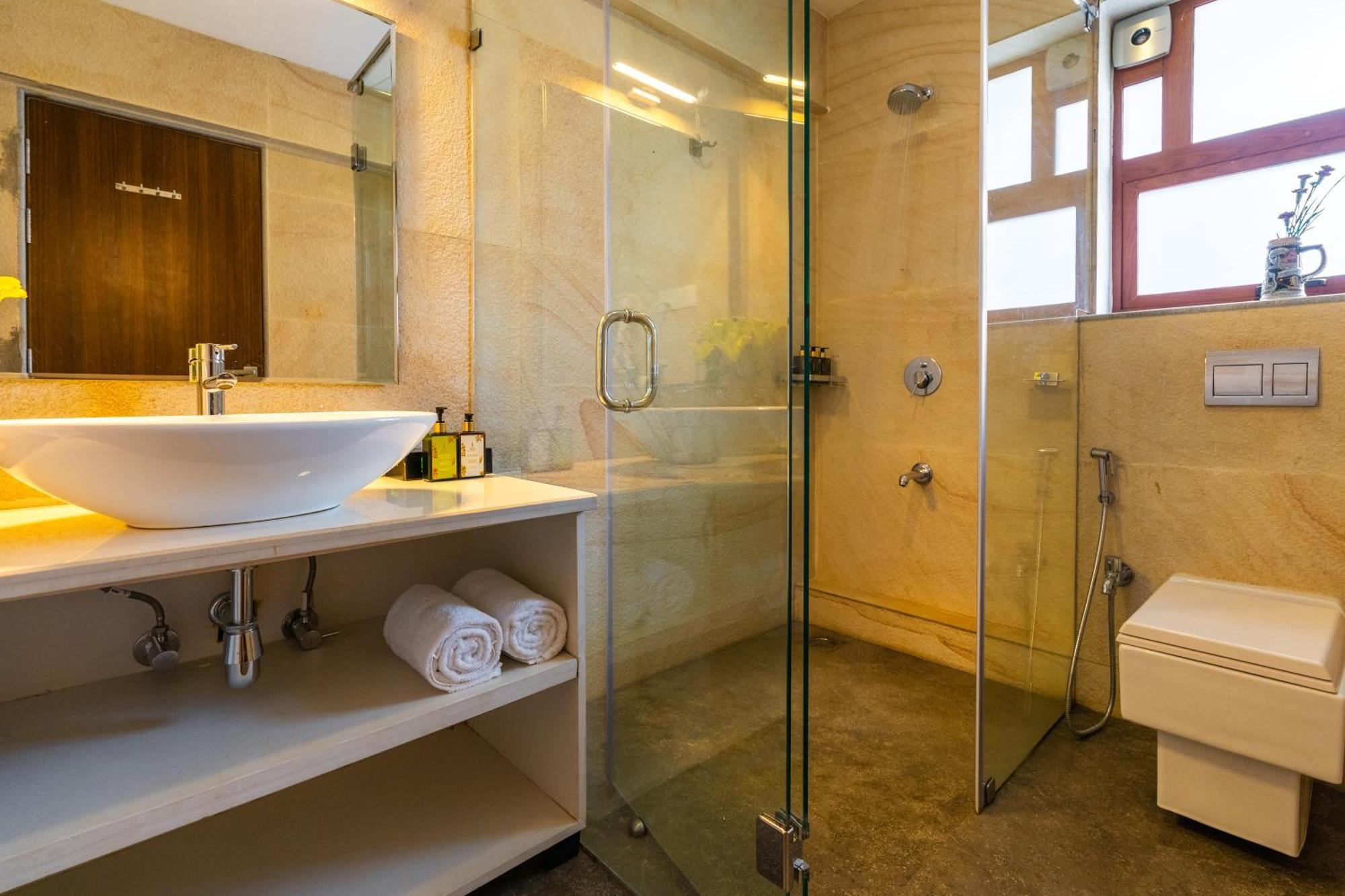 Elivaas 3 Bhk Pvt Pool & Bar - Villa Valerie Oxel المظهر الخارجي الصورة